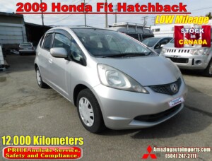 2009 Honda Fit Hatchback LOW Mileage 12,000 km like new In Canada Stock