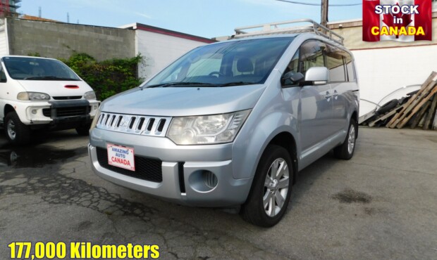 2007 Mitsubishi Delica D5 4WD with Roof Rack & Ladder 177km Canada Stock