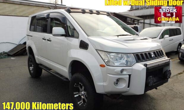 2008 Mitsubishi Delica D5 4WD Lifted w/Dual Sliding Door 147,000 km In Canada