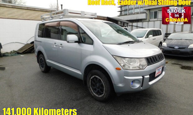 2007 Mitsubishi Delica D5 4WD Roof Rack, LadderDual Sliding Door 141,000km In Canada