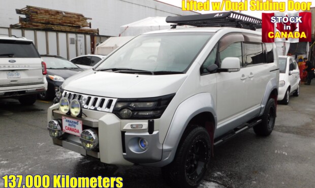 2007 Mitsubishi Delica D5 4WD Lifted w/Dual Sliding Door 137,000 km Arrived