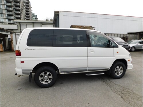 Mitsubishi delica 2002