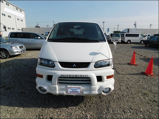 Mitsubishi delica 2002