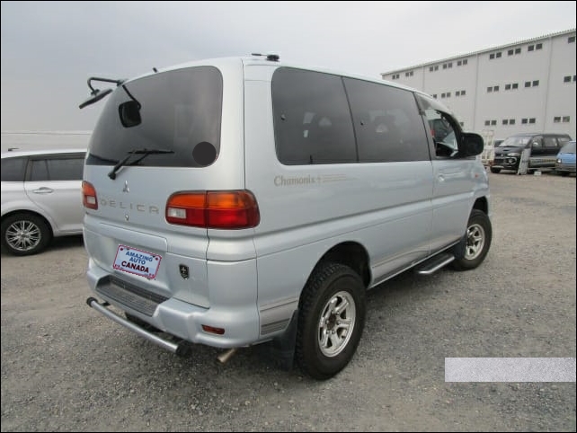 Mitsubishi delica 2002