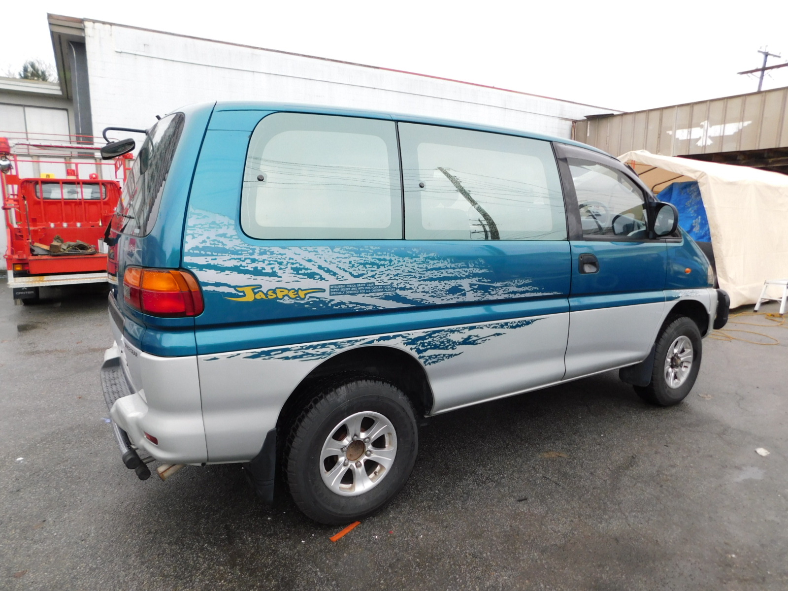 Mitsubishi delica 1996